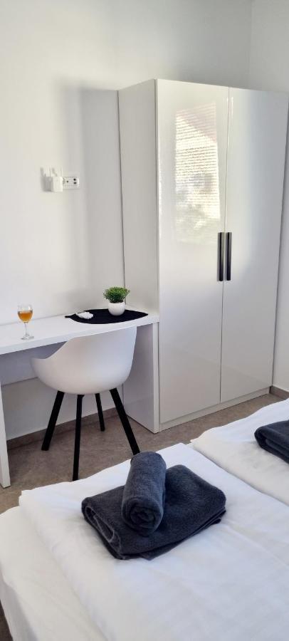 Dinary Apartman Vir Eksteriør billede