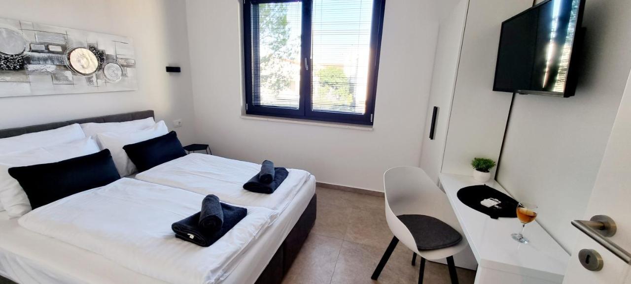 Dinary Apartman Vir Eksteriør billede
