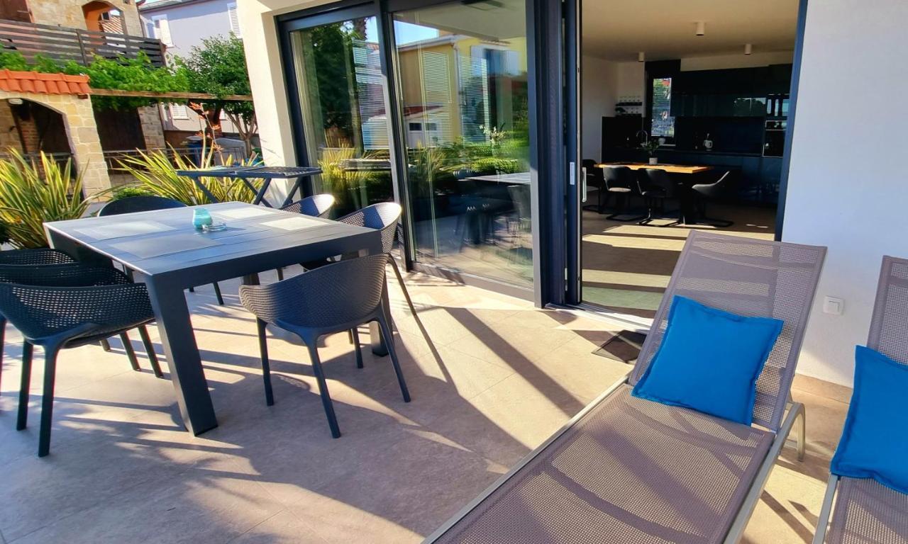 Dinary Apartman Vir Eksteriør billede