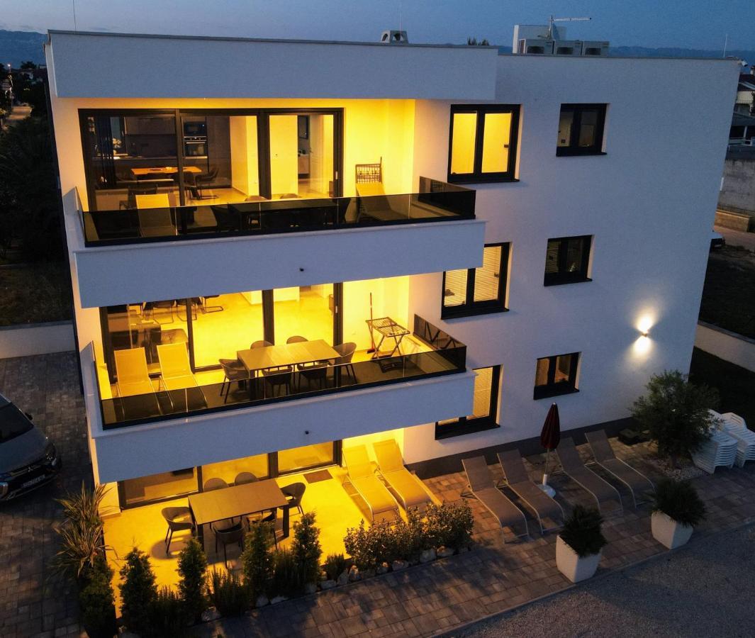 Dinary Apartman Vir Eksteriør billede