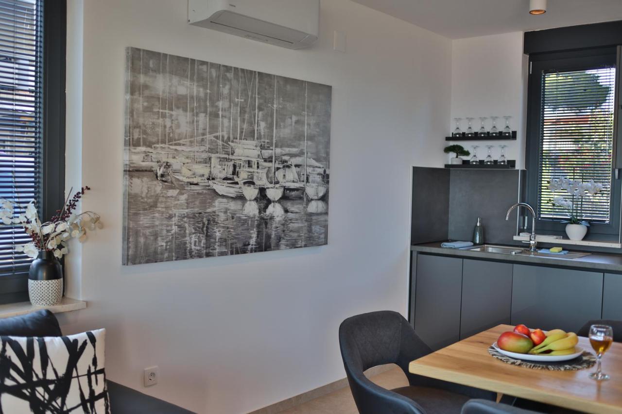 Dinary Apartman Vir Eksteriør billede